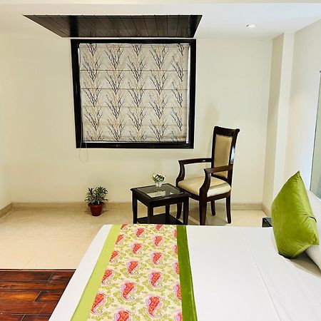 Hotel Aura Ip Grand Karkardooma Metro Station New Delhi Couple Friendly Eksteriør billede