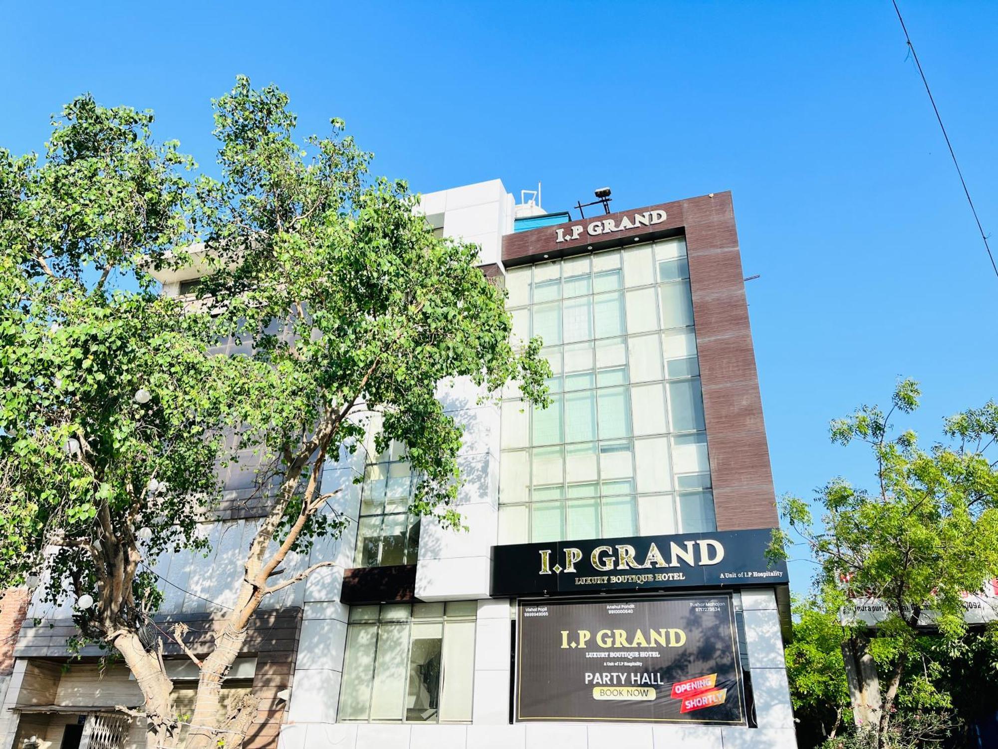 Hotel Aura Ip Grand Karkardooma Metro Station New Delhi Couple Friendly Eksteriør billede