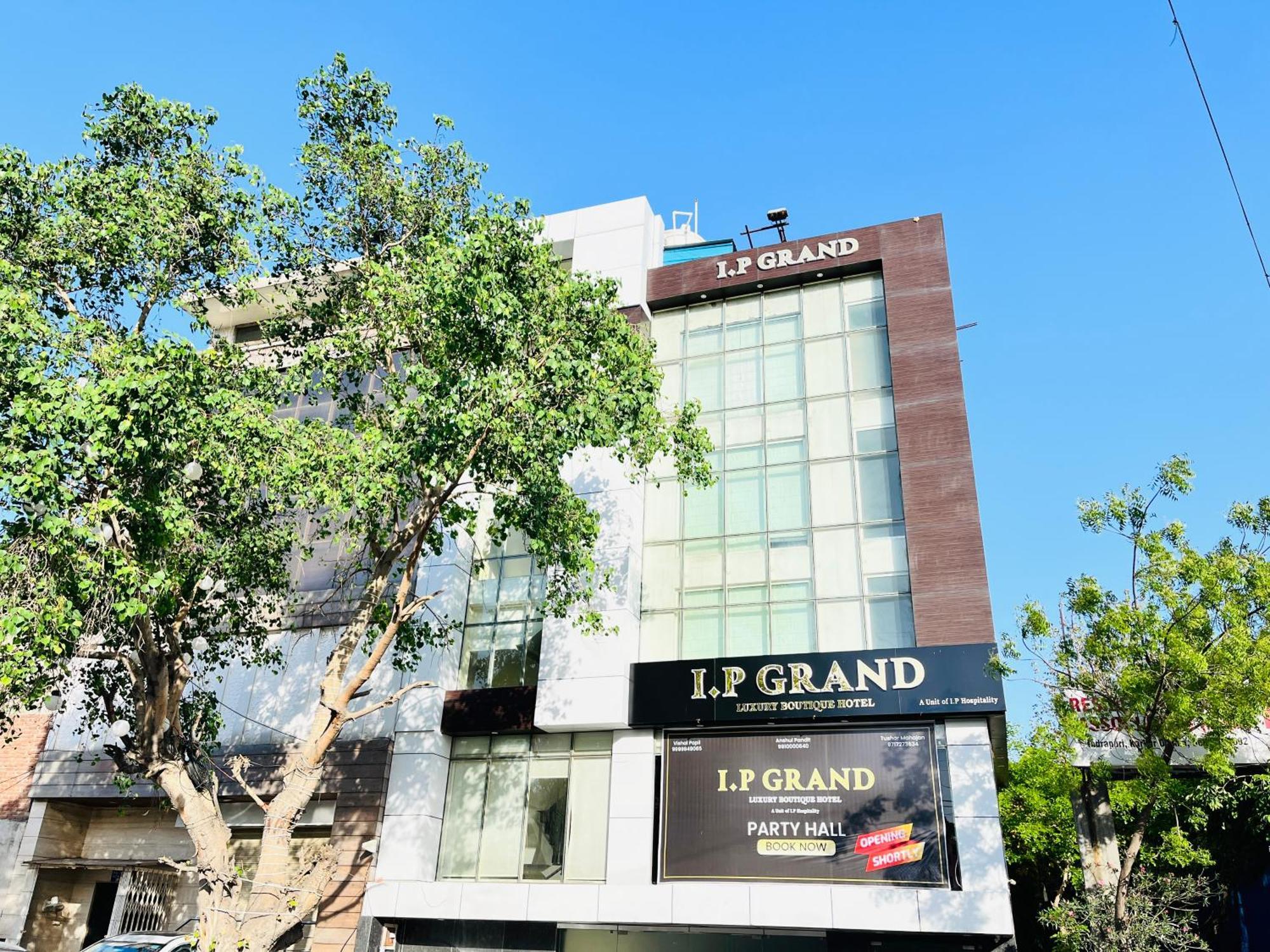 Hotel Aura Ip Grand Karkardooma Metro Station New Delhi Couple Friendly Eksteriør billede